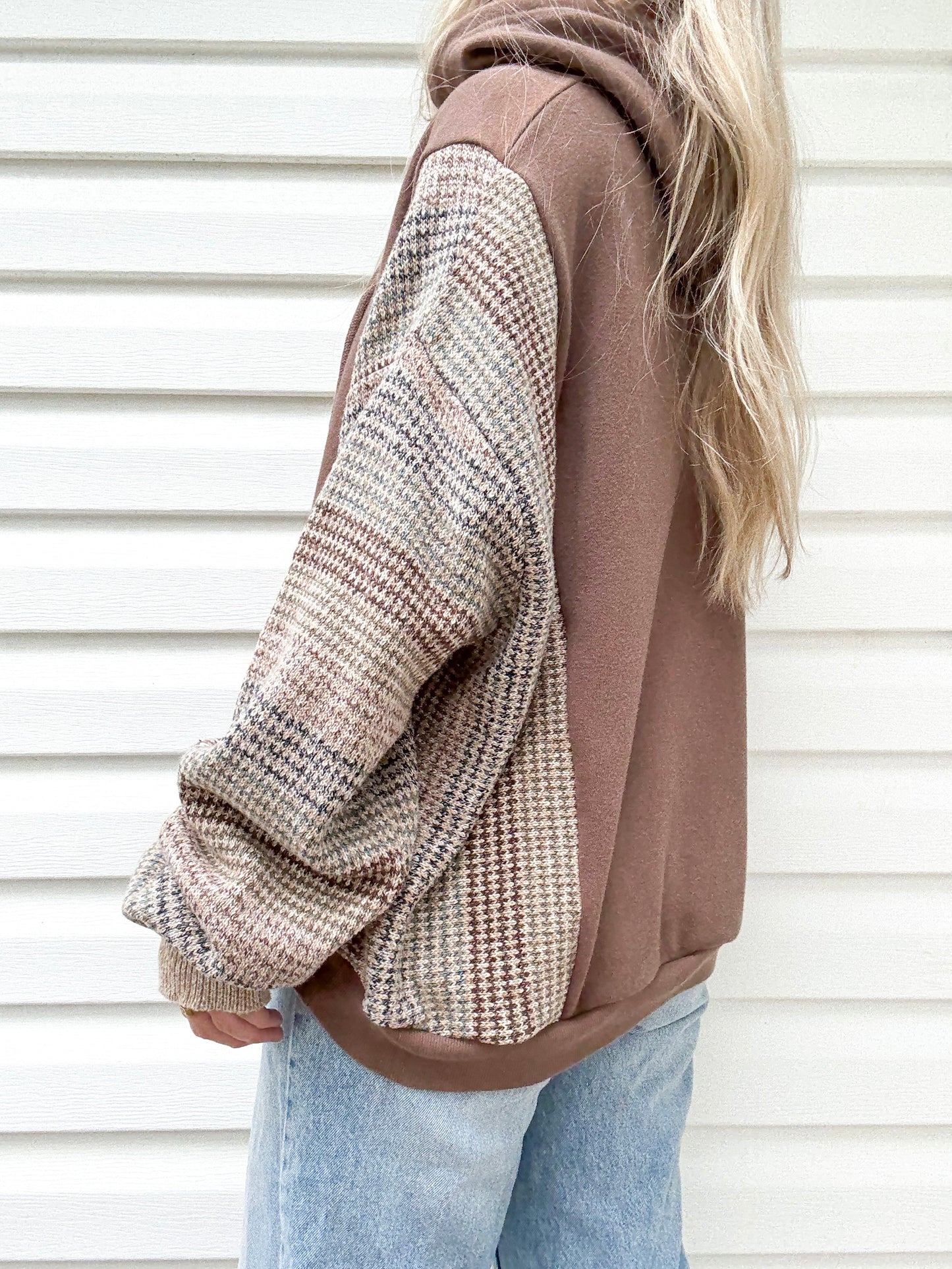 Vintage sweater x Carhartt hoodie