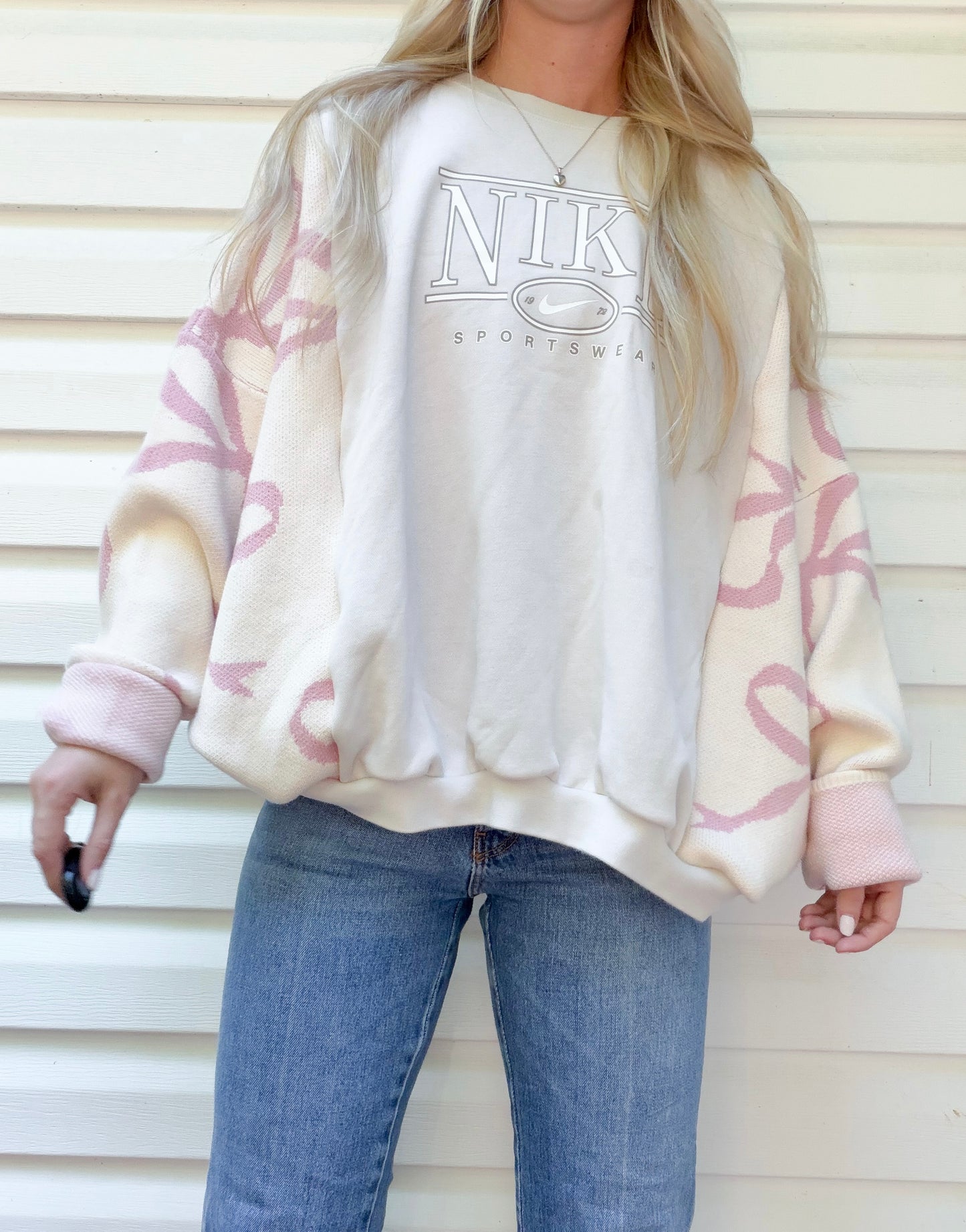 Nike crewneck x bows sweater🎀