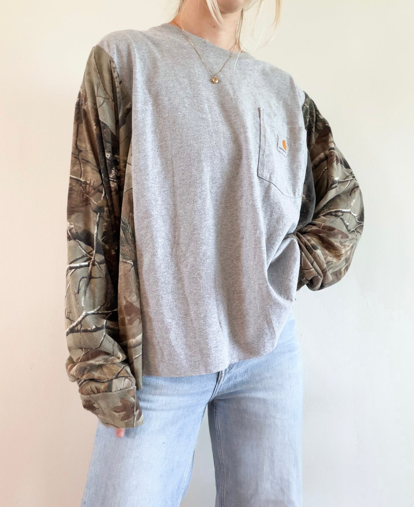 Carhartt pocket tee x camo