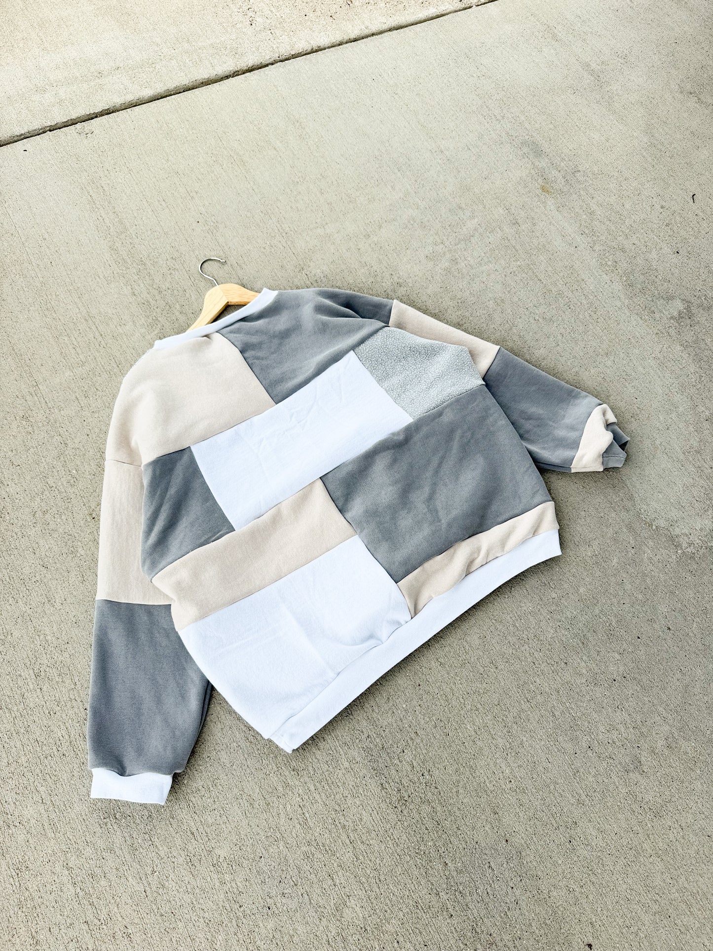 Patchwork Nike crewneck x neutral florals
