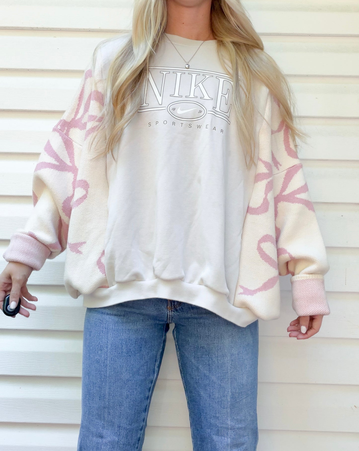 Nike crewneck x bows sweater🎀