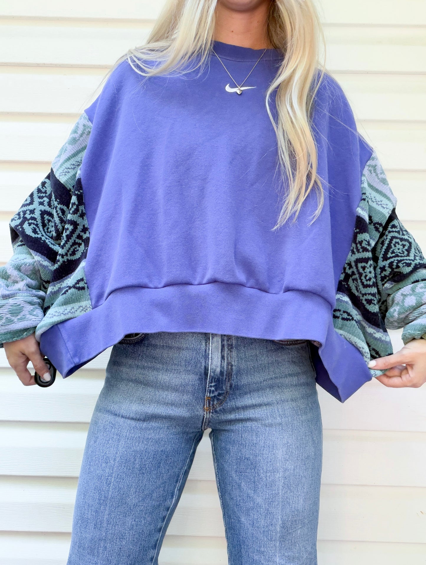 Center swoosh Nike crewneck x vintage sweater