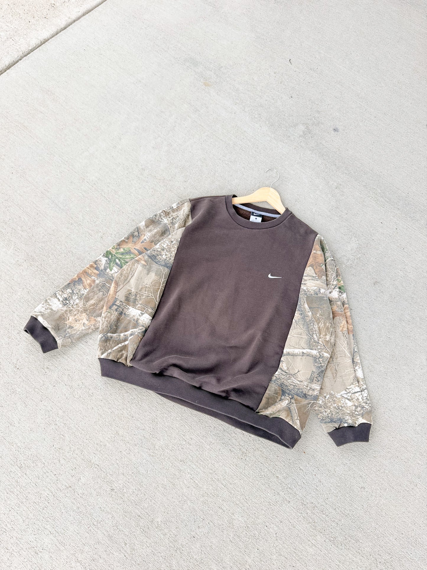 Nike crewneck x camo🐻🤎