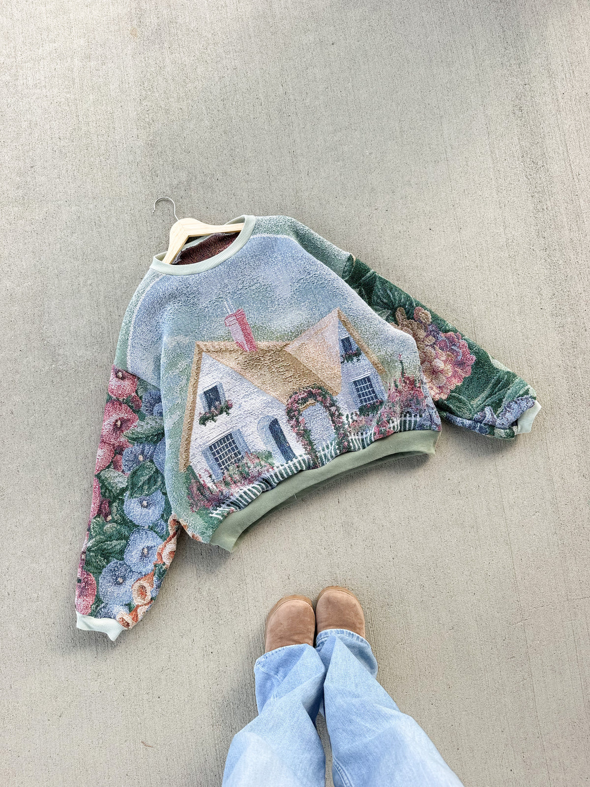 Cottage x hydrangeas tapestry crew