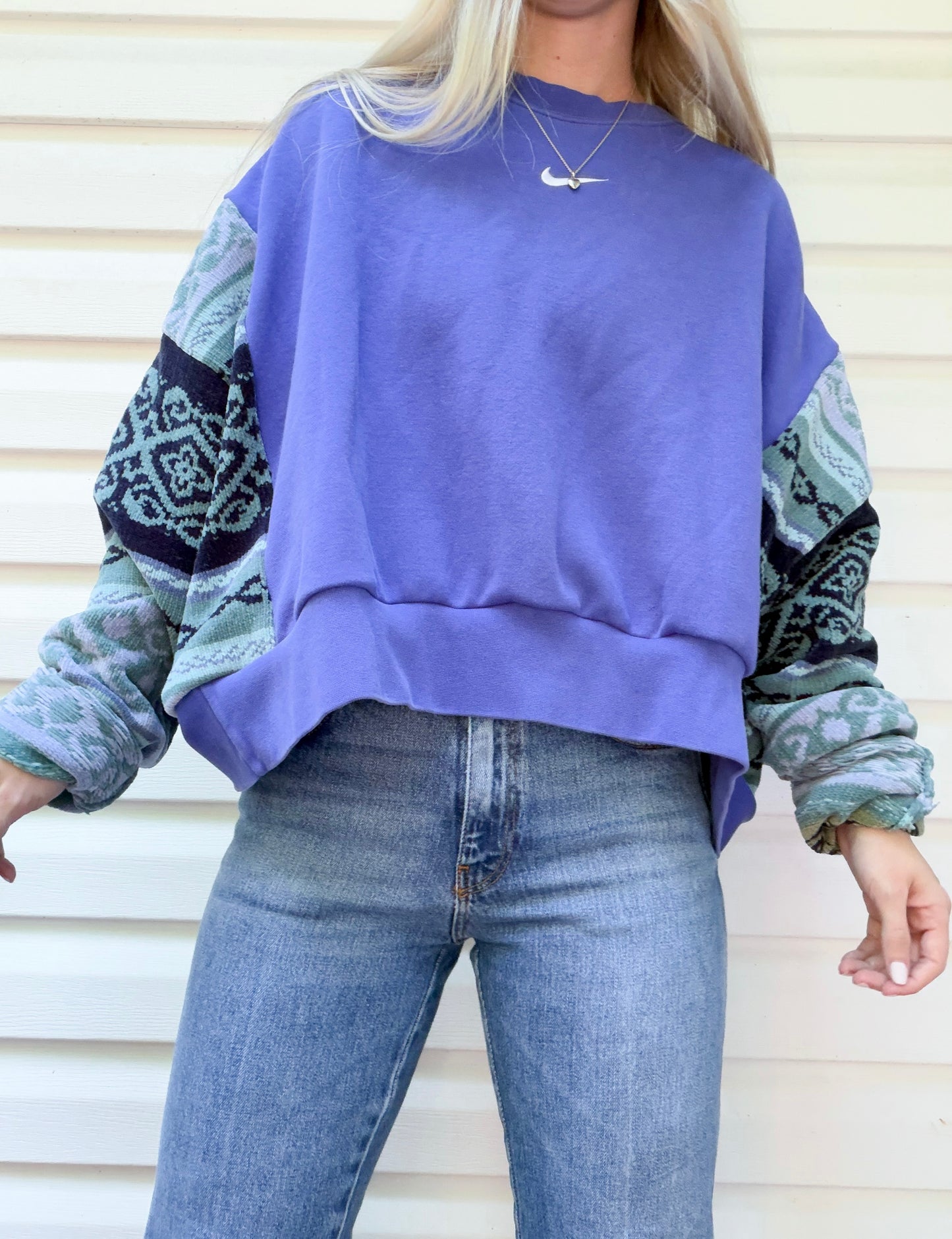 Center swoosh Nike crewneck x vintage sweater