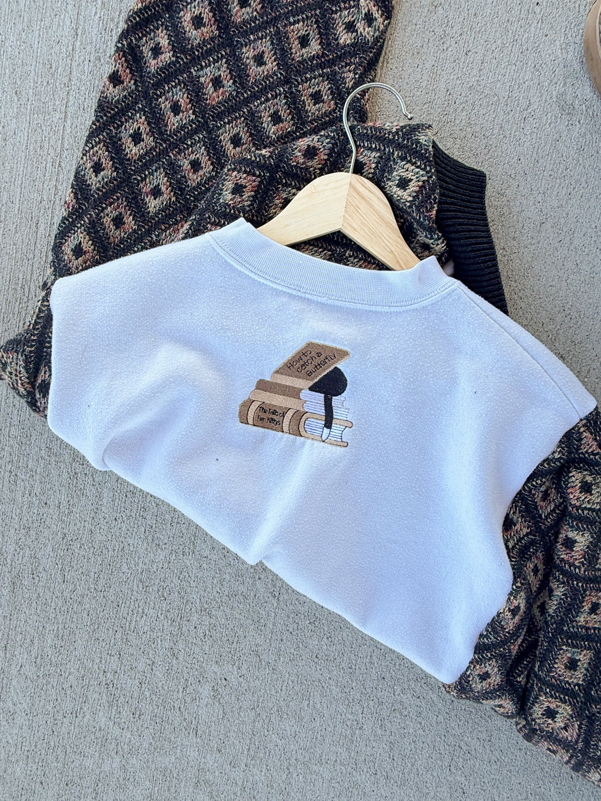 Vintage embroidered cat crewneck x sweater