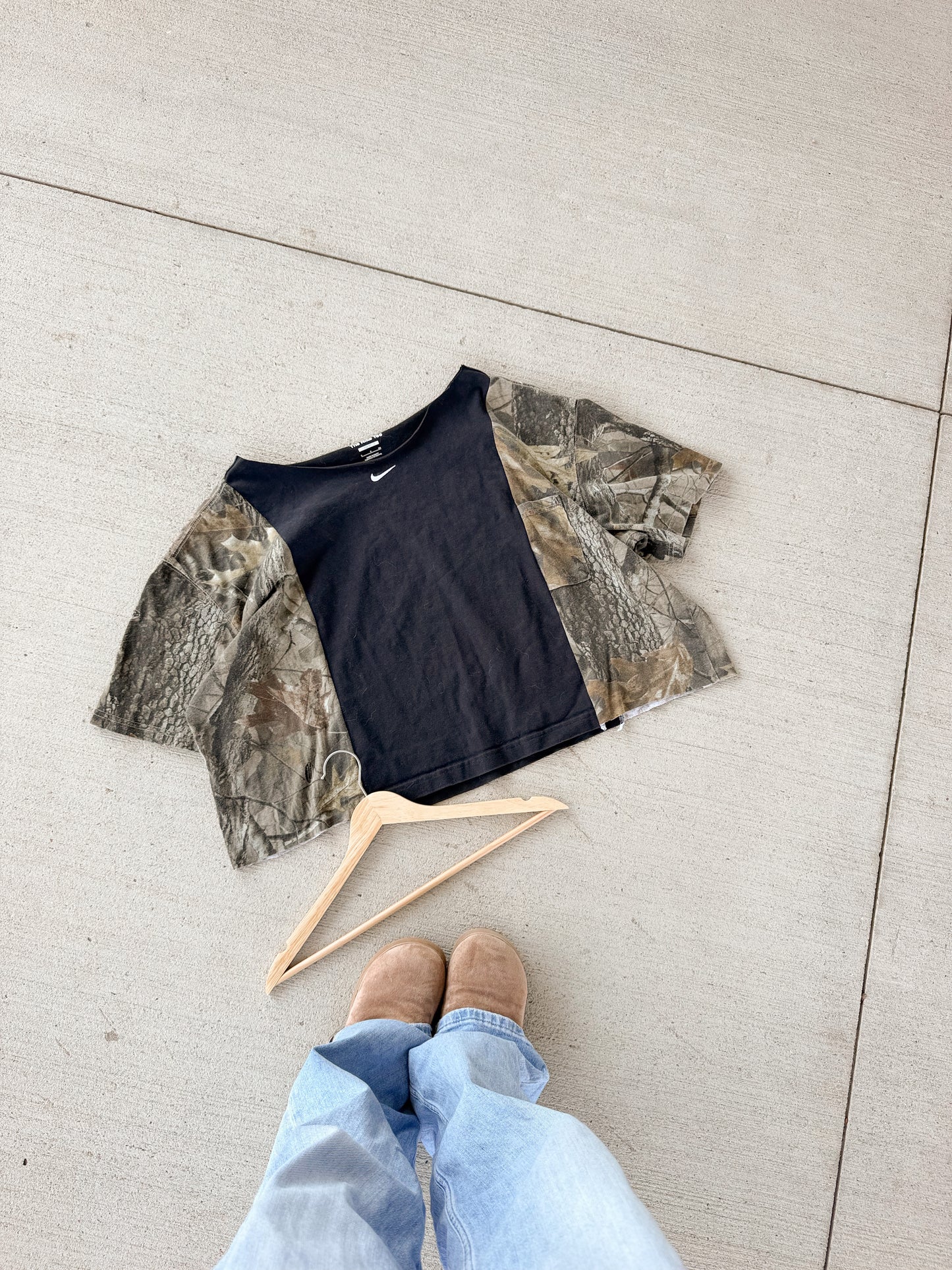 Off shoulder Nike tee x camo