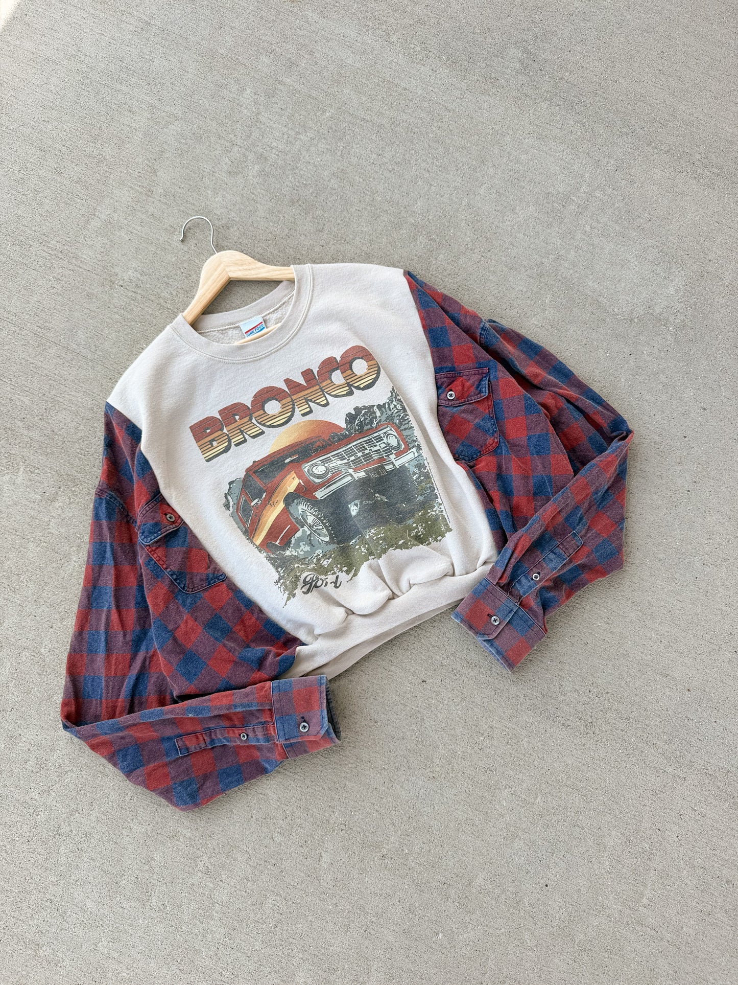 Bronco graphic crewneck x flannel