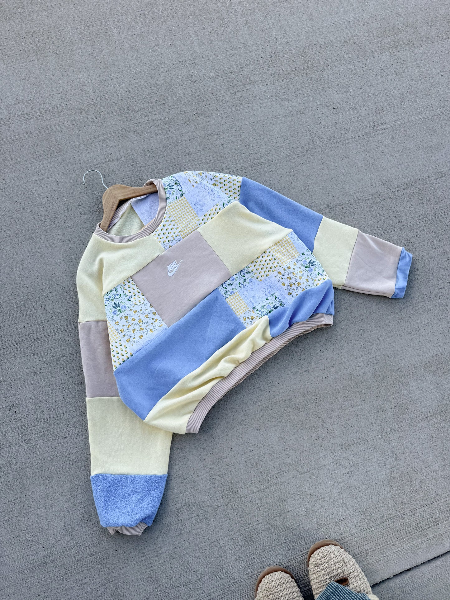 Patchwork Nike crewneck💛